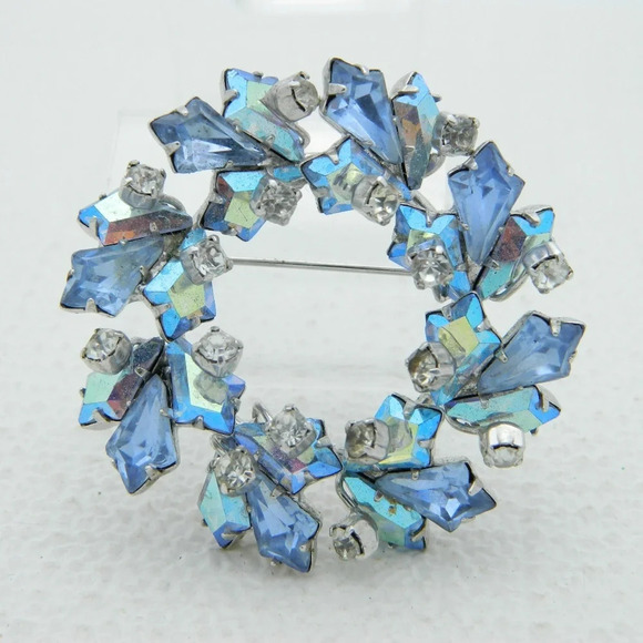 Vendome Jewelry - Vendome Vintage Brooch
